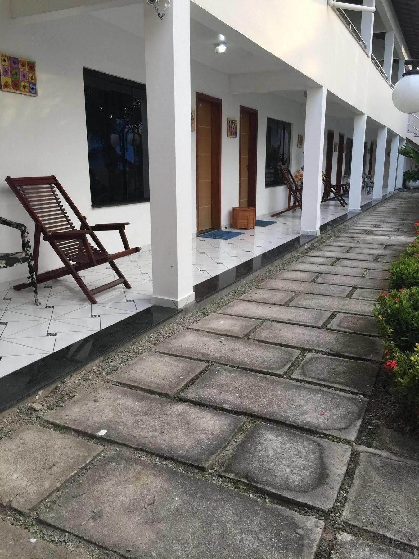 Oyo Apart Hotel Veleiros サンタ・クルース・カブラーリア エクステリア 写真